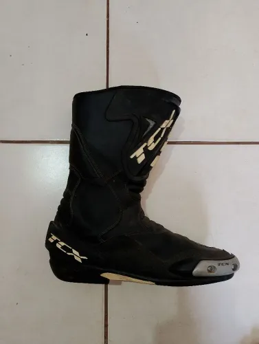 Bota tcx tamanho 44 