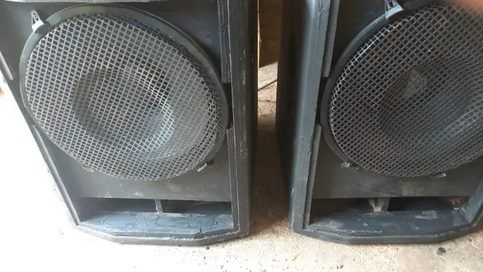 Duas Caixa Sub Grave 18 800w Oversound