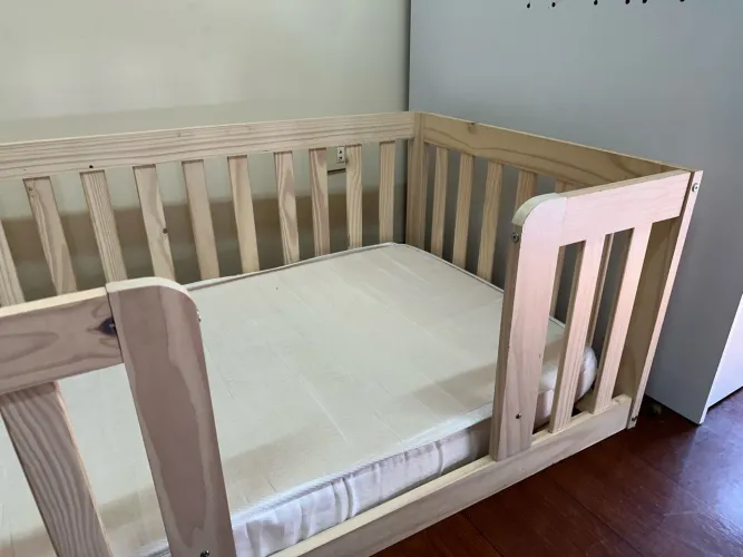 Cama infantil Montessoriana + Colchão em excelente estado - Usada pouquíssimas vezes
