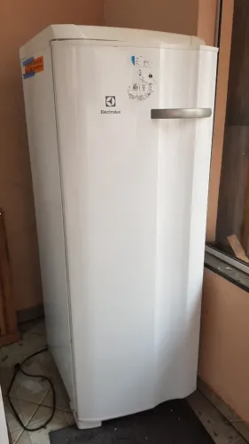 Freezer Eletrolux EF23 220v