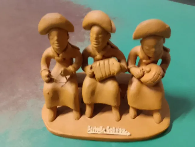 Escultura Trio de Sanfoneiros em barro