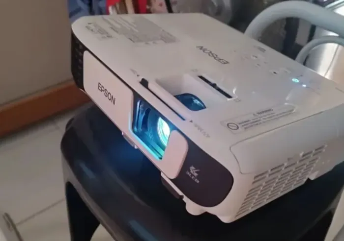 PROJETOR DATASHOW S41 100% CONSERVADO 