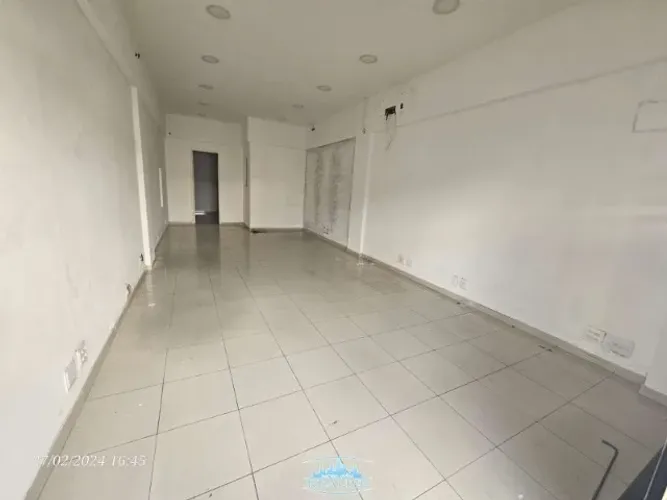 Código 4578 - Aluga loja no bairro Centro, 45m², sendo 3,60m