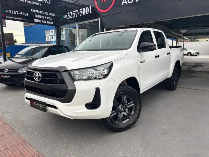 Toyota Hilux CD 4X4 2.8 Diesel Mec. 2023