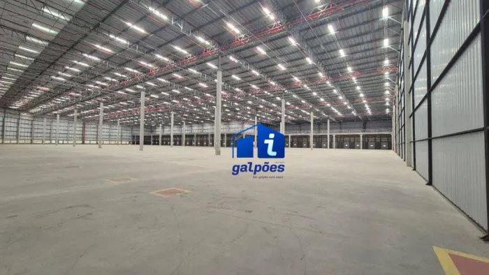 Galpão com 10.000 m² às margens da BR 101 em Igarassu - PE