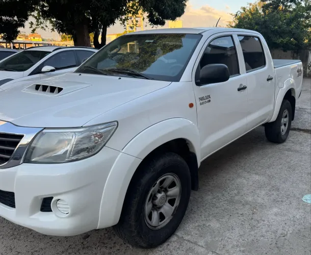 Toyota Hilux CD D4-d 4X4 3.0 TDI Dies. Mec. 2015
