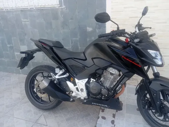 CB 300F
