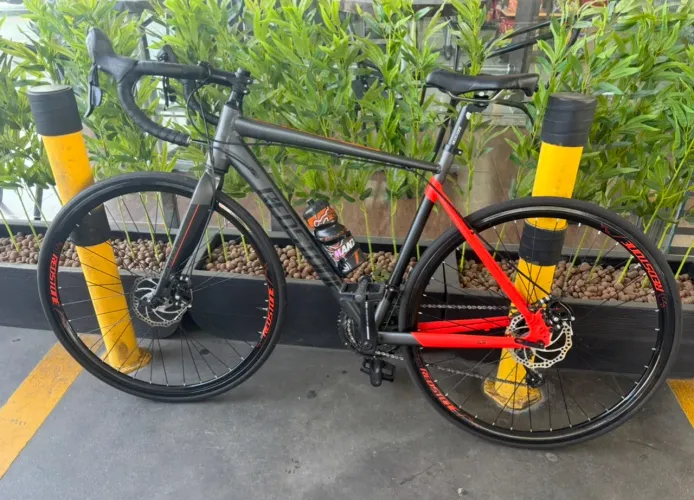 Bike Speed Road 18V Redstone Phiton tamanho 54 kit Shimano 2x 9v