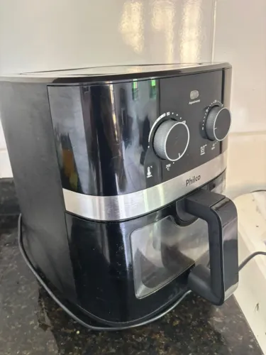 Fritadeira Air Fryer Philco 9l 1800w Paf90 Redstone Cor PretoFritadeira Air Fryer Philco 9