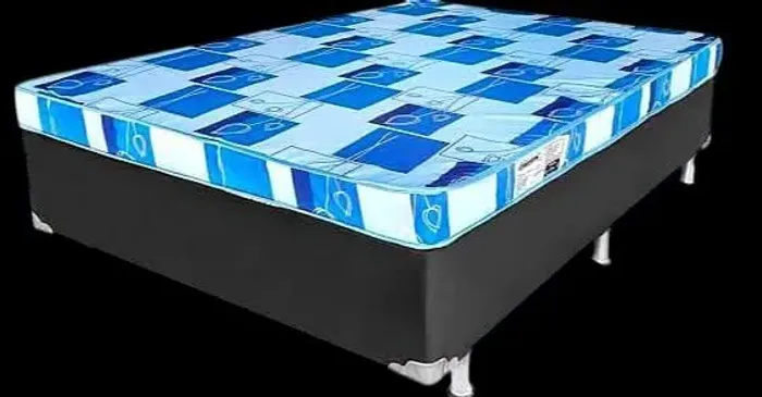 Conjunto de cama casal com colchão D20 