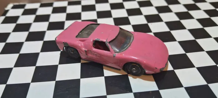 Raro Matchbox Lesney No. 41 Ford G.T. na cor Rosa antigo 1969,