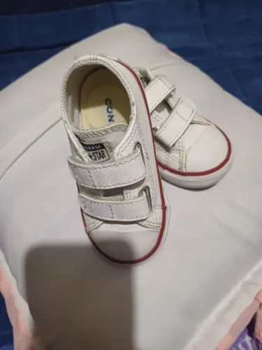Tenis All star   menino em perfeito estado tamanho 19