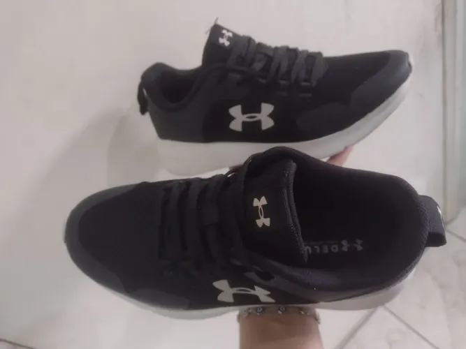Tênis Under Armour Preto (Tam. 35)