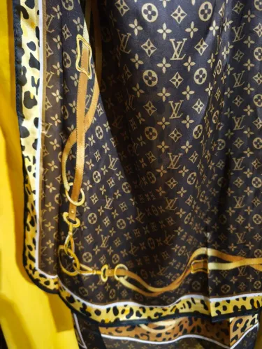 Pashmina Louis Vuitton (Seda)