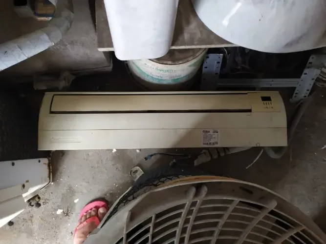 Vendo - Ar Condicionado Split 12.000 btus - foi tirado uncionando - porem nao tava gelando