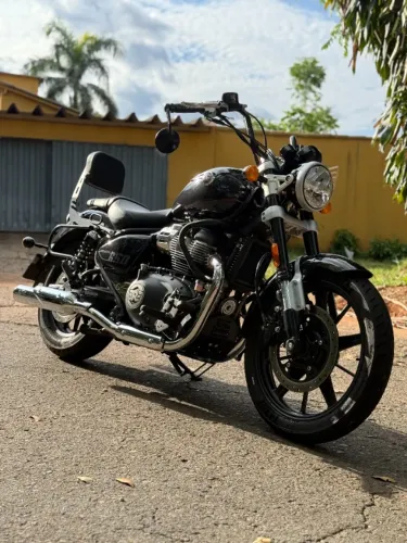 Super Meteor 650 Astral Black