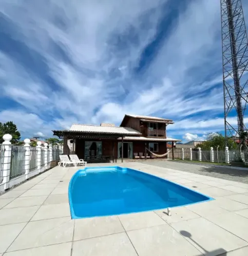 Casa de Praia Pinheira 4 quartos com ar e piscina até 18 pessoas