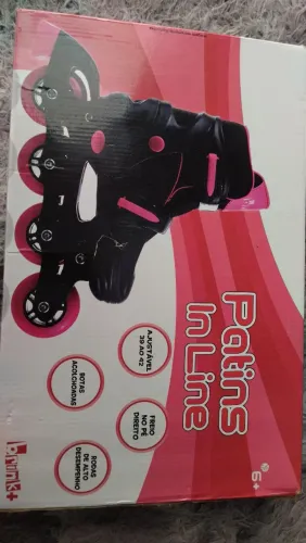 Patins semi-novo