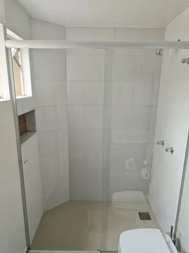 Blindex para banheiro (medidas 2,00m de altura e 1,50m de comprimento)