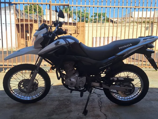 NXR BROS, LINDA E BEM CUIDADA!