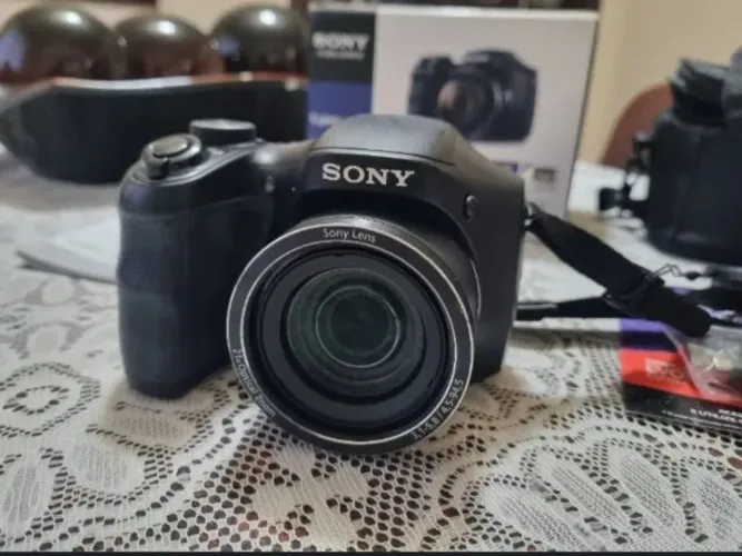 Câmera Sony DSC H100