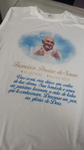 Camisa personalizada para homenagens com foto e frase