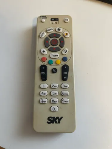 Controle remoto sky branco 