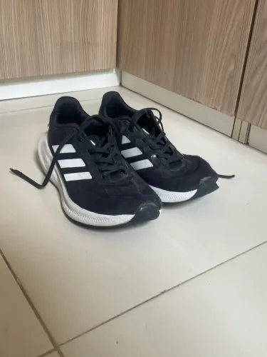 Tênis adidas tam 38/39 em ótimo estado