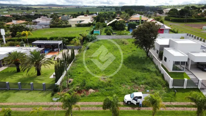 TERRENO EM CONDOMINIO CIDADE DAS AGUAS codigo: 102593