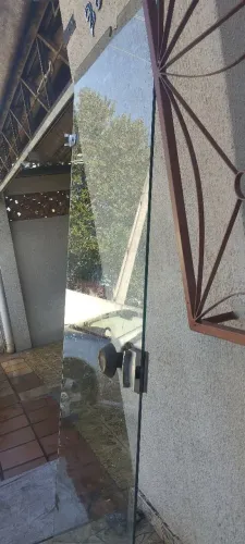 Kit com 4 Portas de vidros suspensas e sanfonadas