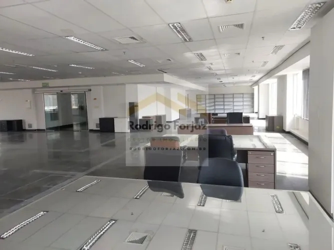Edificio West Towers - Laje corporativa de 958m² de área útil COM MESAS E CADEIRAS - Alpha