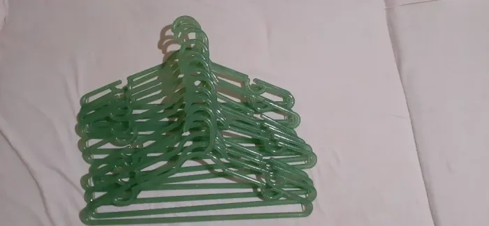 Kit 13 Cabides verde transparente 39,5cm