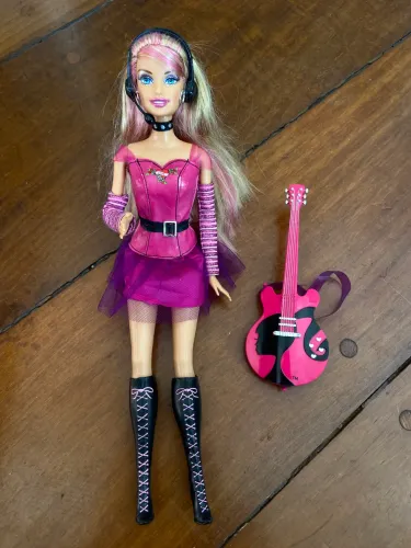 Boneca Barbie Rockstar - Quero ser uma estrela do rock 2009 