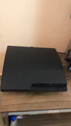 Playstation 3 slim, 500GB, Desbloqueado + controle e cabo HDMI