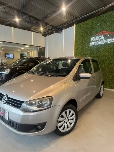 Volkswagen Fox 1.0 MI Total Flex 8V 5P 2012