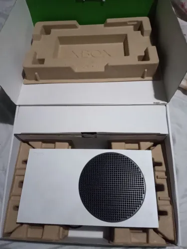 Xbox séries S 512 gigas na caixa