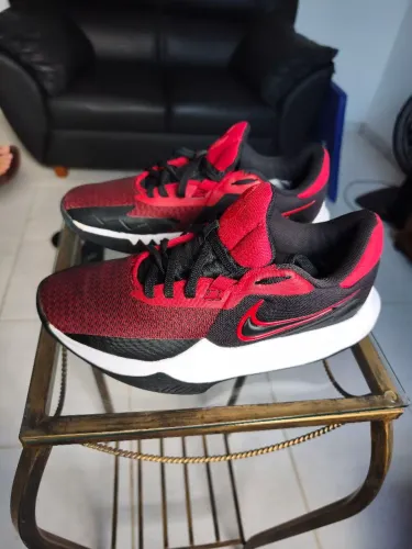 Tênis Nike Precision 6, original, seminovo!<br><br>R$ 150,00