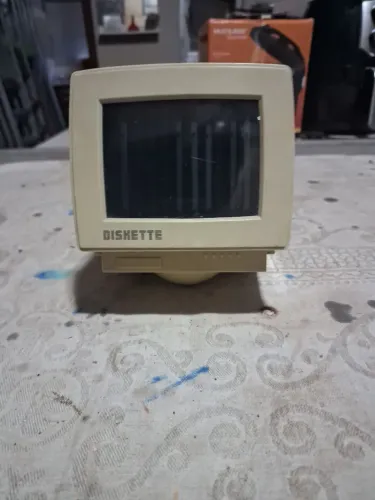 12 discutir + porta repca monitor