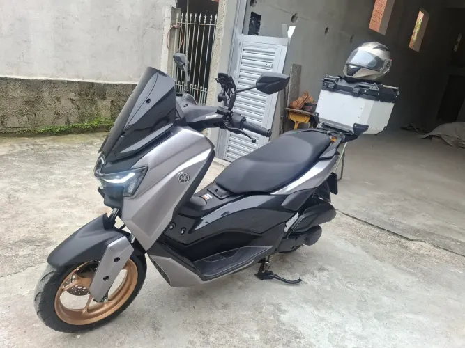 Moto Yahama Nmax connect