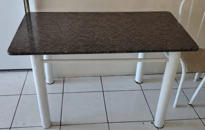 Mesa 3 cadeiras 