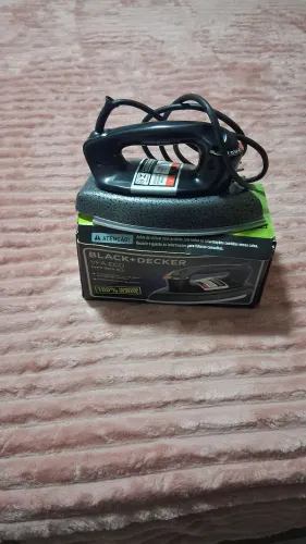Ferro de passar black decker a seco