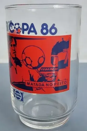 8 Copos da PEPSI anos 80, 2 copa de 86  1 da Carla Simon e 5 da Tina Turner. .