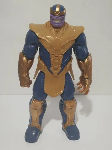 Boneco Thanos Titan Hero Deluxe Hasbro