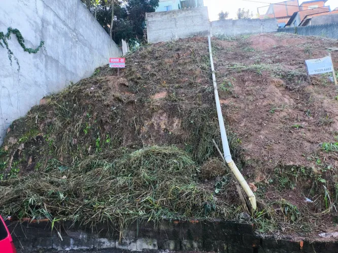 Vende-se terreno Jd dos eucaliptos .