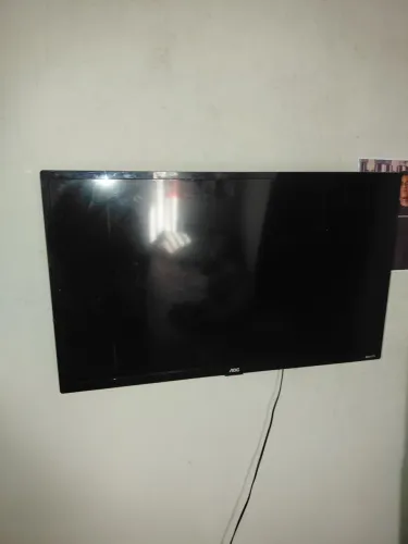 Smart TV Roku 32 Polegadas LED - Perfeito Estado com Controle