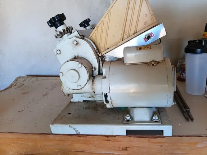 Cilindro elétrico industrial para massas pastel e afins