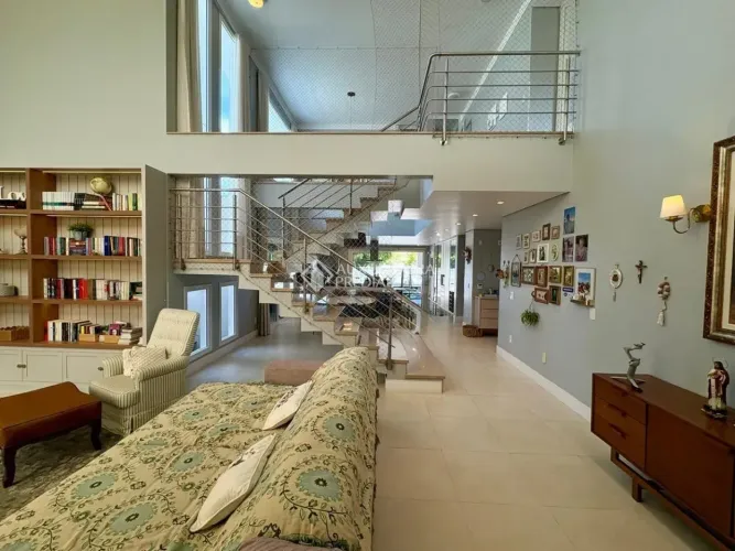 Casa no Campeche com 4 Dormitórios Espaço, Conforto e Lazer Completo