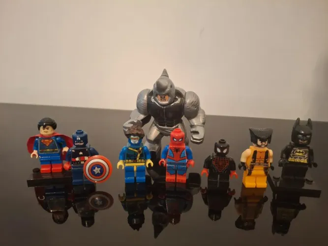 Minifiguras Super-heróis Marvel/DC Batman Homem-Aranha