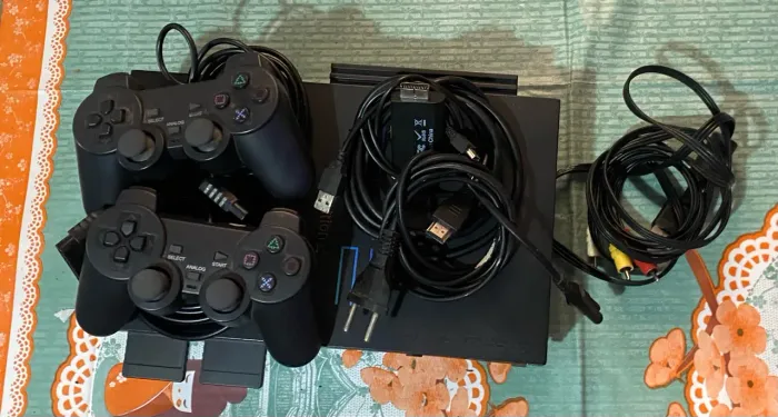 PLAYSTATION 2 FAT DESBLOQUEADO 2400 JOGOS !