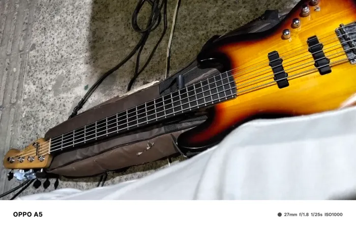 Baixo Squier Fender Deluxe jazz Bass 5 